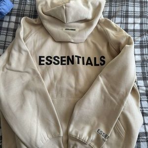 Essential tracksuit